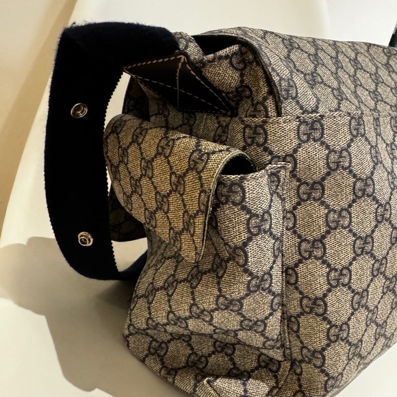 Authentic GUCCI GG Plus Monogram Supreme Messenger Bag - Navy/Grey - Picture 11 of 13